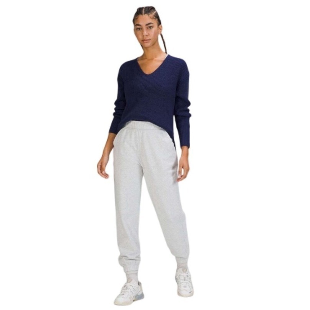 Lululemon Relaxed High-Rise JoggerHeathered Core Ultra Light Grey, Size 4